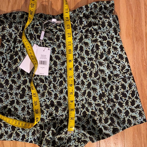 Derek Lam paperbag silk blend shorts in green and black tropical print sz 2 NWT - Picture 6 of 13
